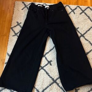 Universal Thread Mid Rise Super Wide Leg Jeans.  10R.